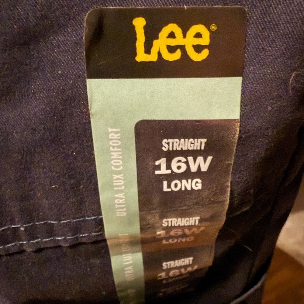 Lee Women’s Navy Blue Utility Pants
16W Long - Picture 6 of 10